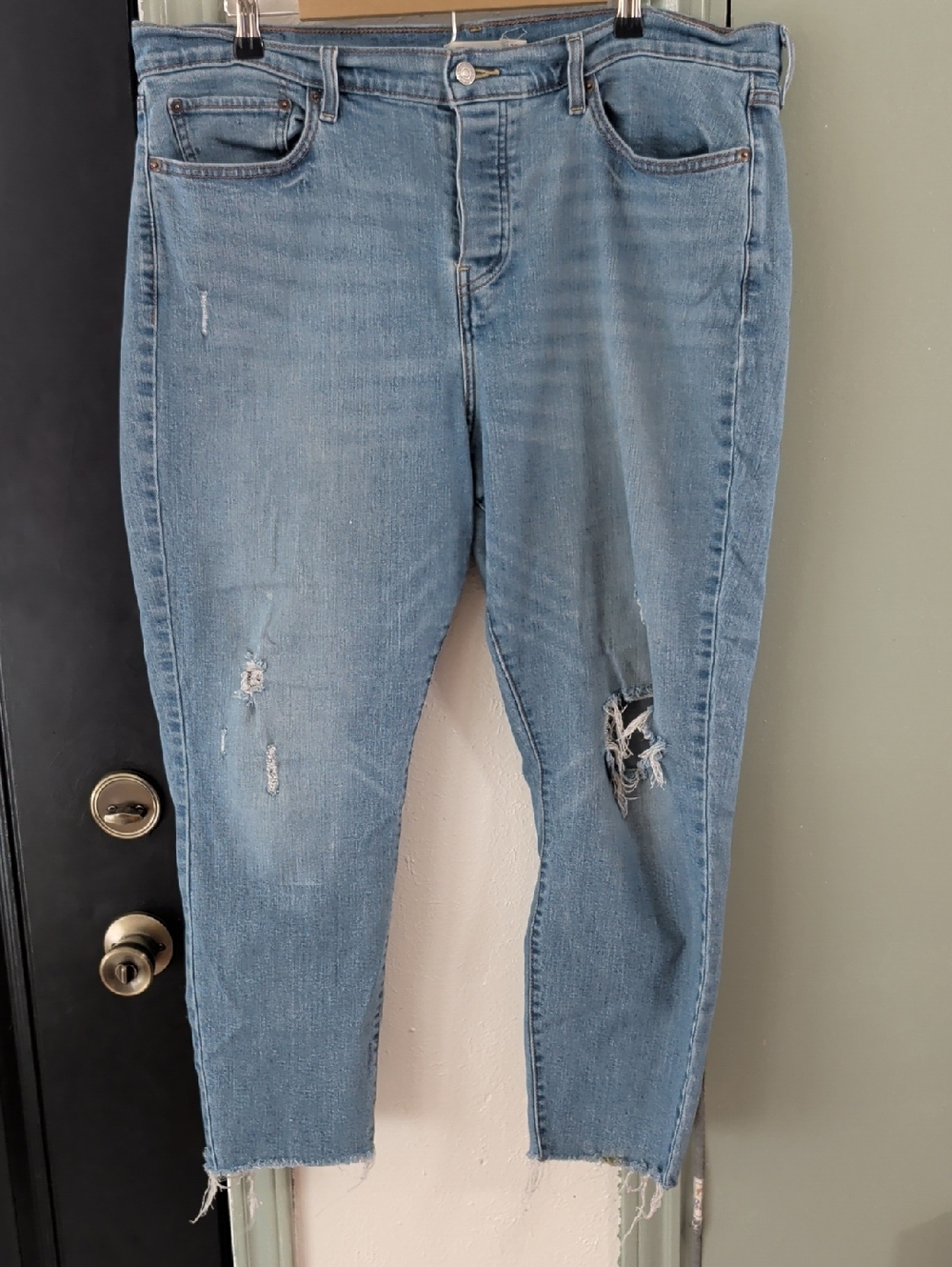 Levi's Wedgie Skinny Light Blue Distressed Ankle Jeans